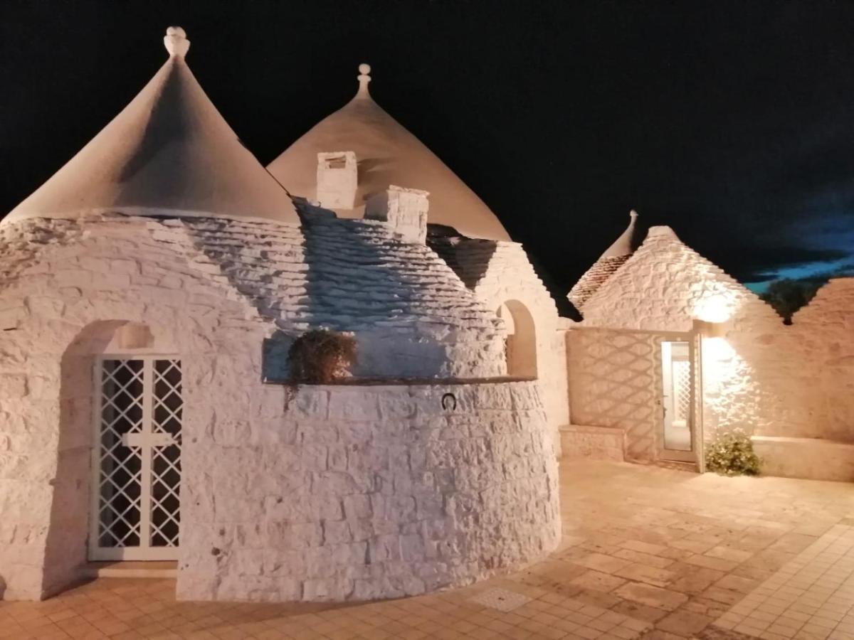 Trulli Lisanna - Exclusive Private Pool And Rooms Up To 10 People Antonelli Eksteriør billede