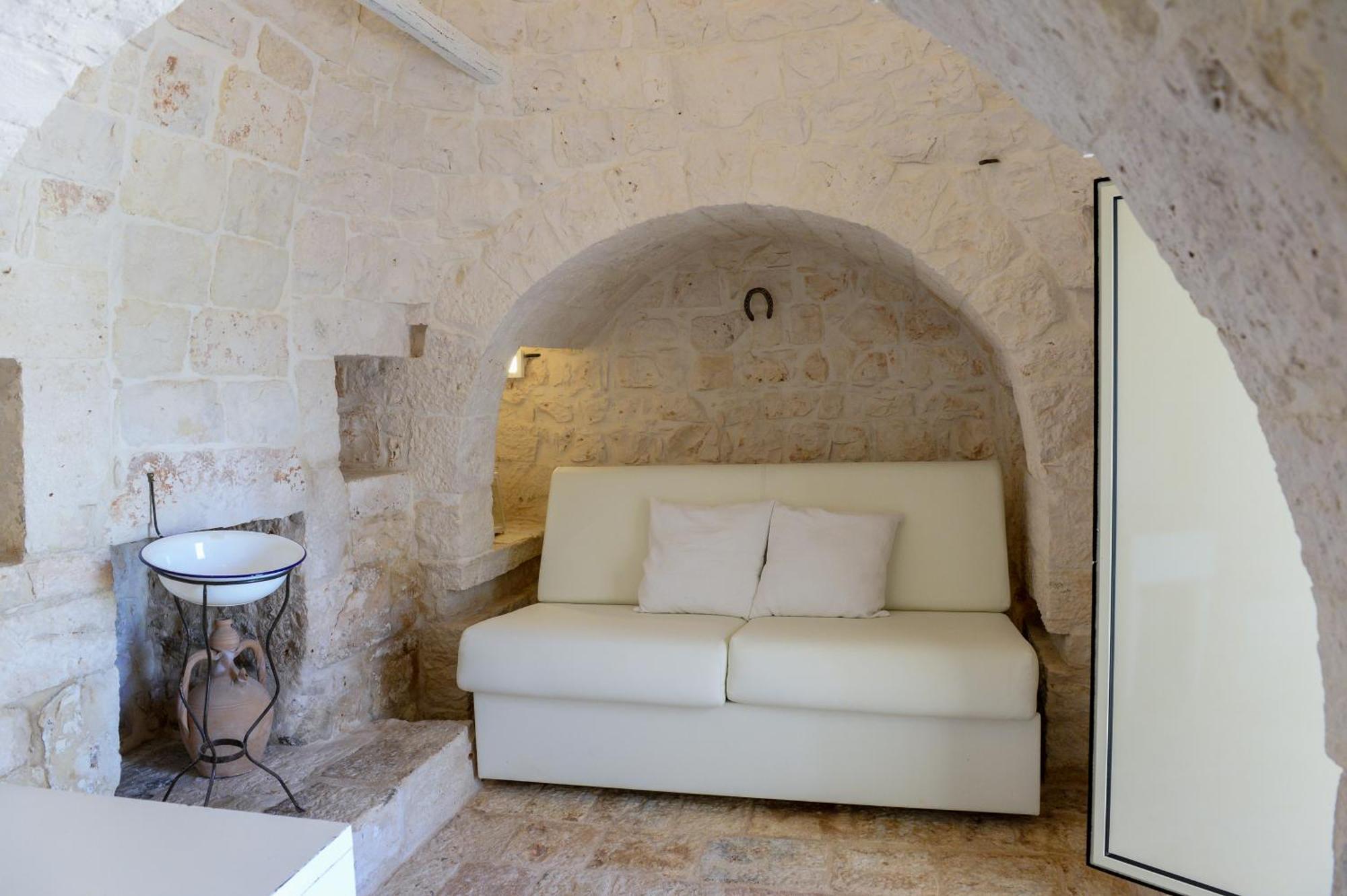 Trulli Lisanna - Exclusive Private Pool And Rooms Up To 10 People Antonelli Eksteriør billede