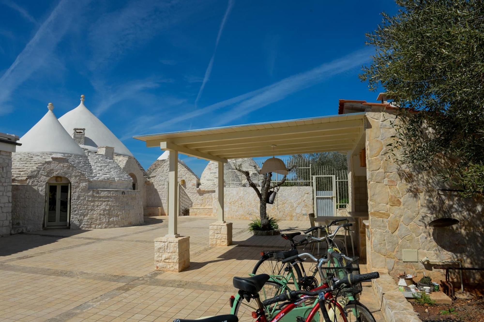 Trulli Lisanna - Exclusive Private Pool And Rooms Up To 10 People Antonelli Eksteriør billede