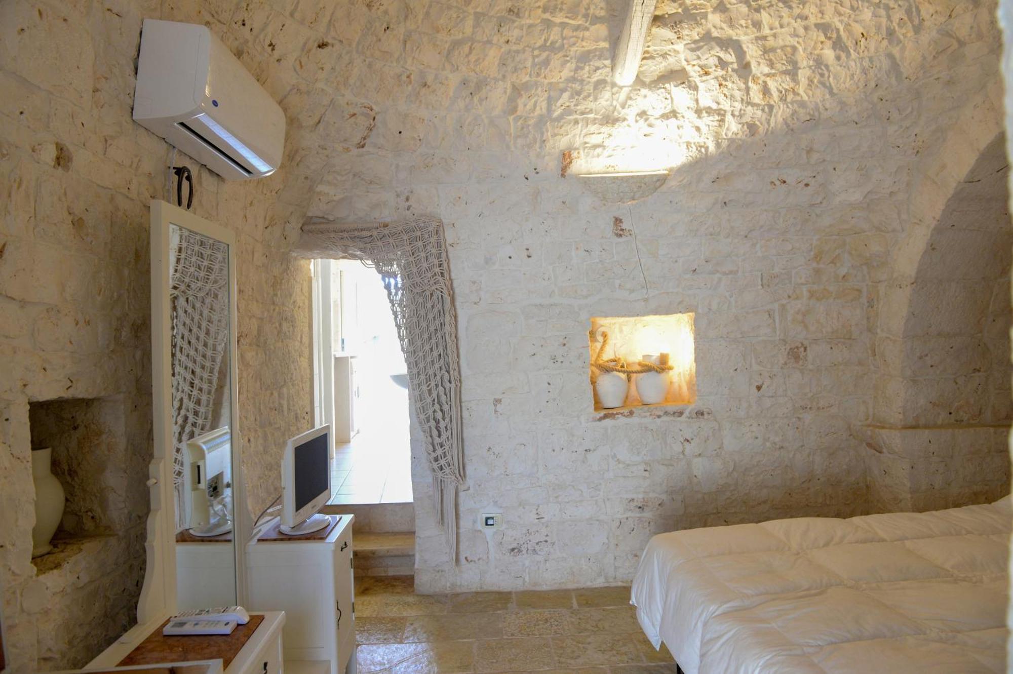 Trulli Lisanna - Exclusive Private Pool And Rooms Up To 10 People Antonelli Eksteriør billede