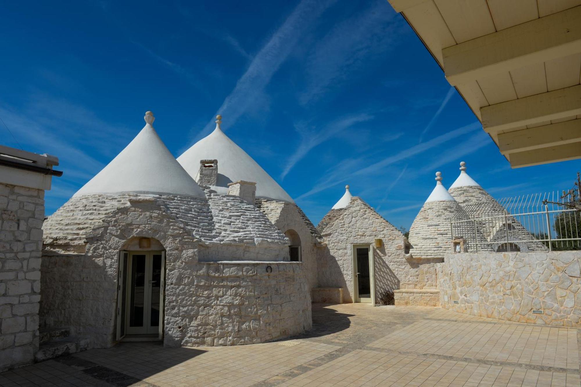 Trulli Lisanna - Exclusive Private Pool And Rooms Up To 10 People Antonelli Eksteriør billede