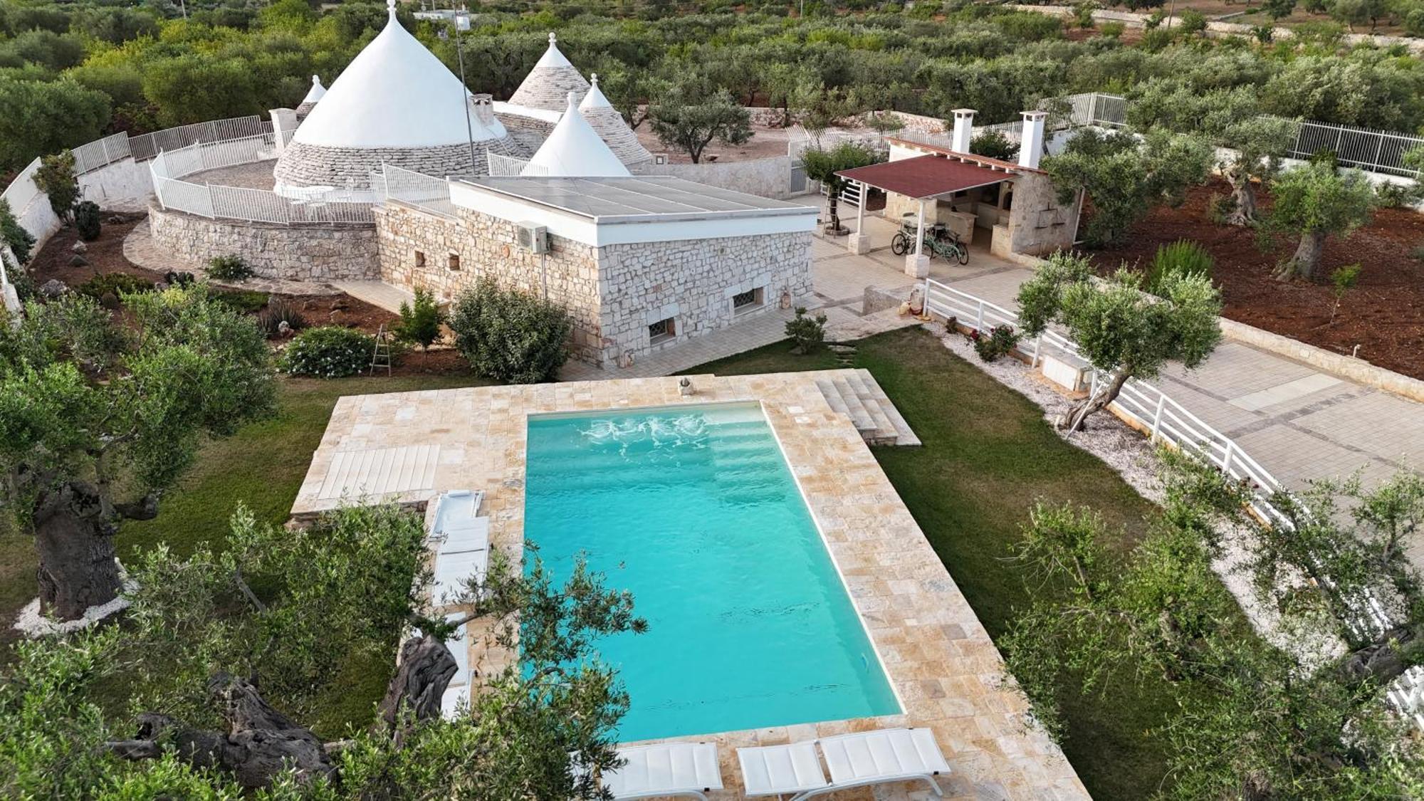 Trulli Lisanna - Exclusive Private Pool And Rooms Up To 10 People Antonelli Eksteriør billede